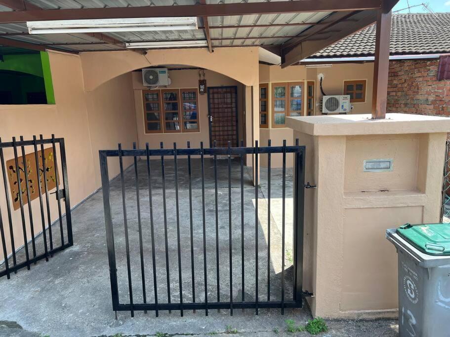 Indah Homestay, Pasir Gudang Johor Dış mekan fotoğraf